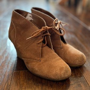 Suede wedge boots